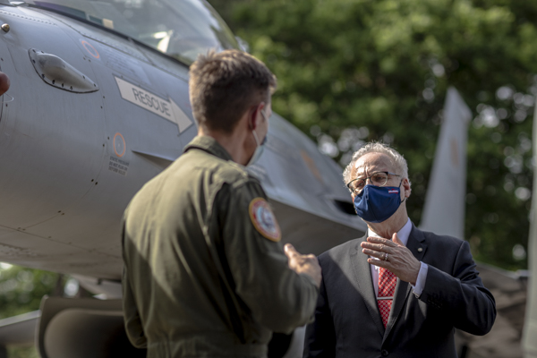 Visita del presidente de Letonia a la base aérea de Kleine Brogel en Bélgica. ©Ministerio de Defensa de Bélgica