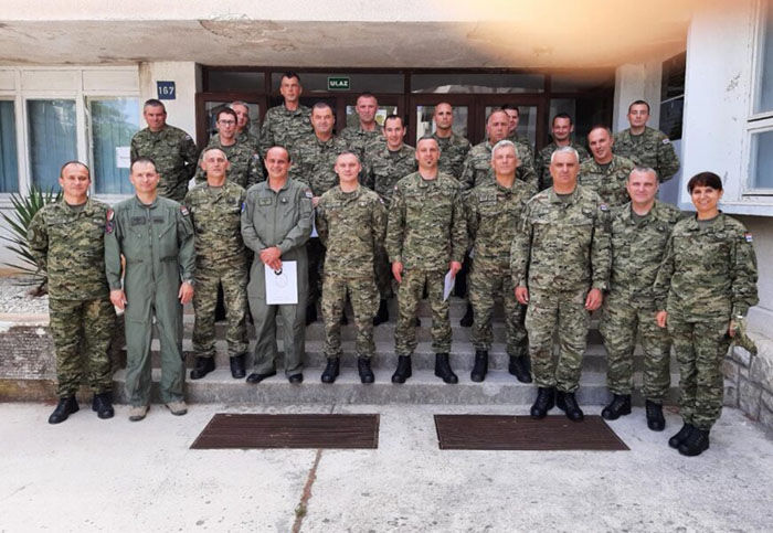 Se celebró una ceremonia en el cuartel "Coronel Mirko Vukušić" con motivo del fin de la 21ª generación del Curso de Instructores | Foto: HRZ