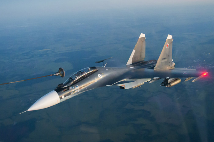 Su-30SM repostando © Ministerio de Defensa de Rusia