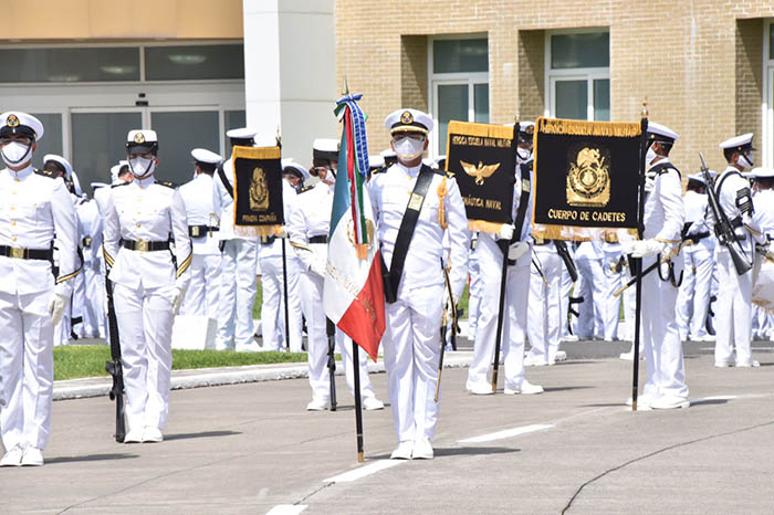 Graduación de 129 Guardiamarinas de la Heroica Escuela Naval Militar ©SEMAR