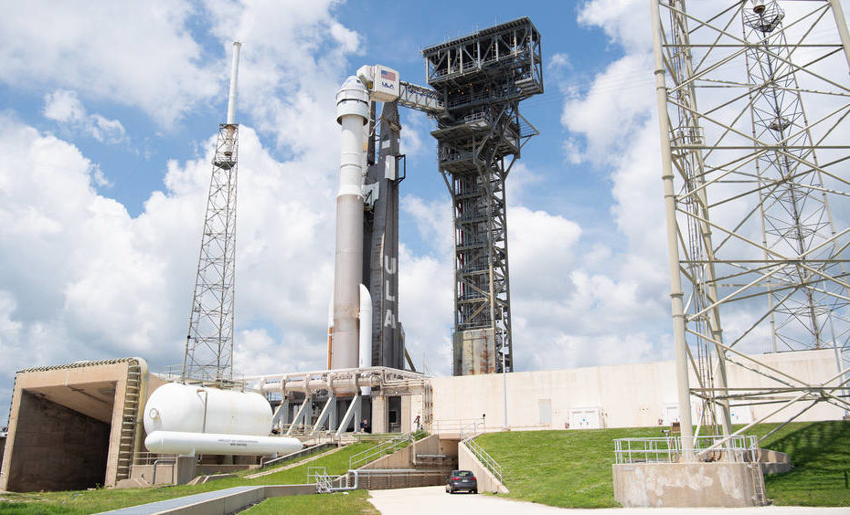 Un cohete United Launch Alliance Atlas V con la nave espacial CST-100 Starliner de Boeing a bordo se ve en la plataforma de lanzamiento en Space Launch Complex 41. Créditos: NASA / Joel Kowsky