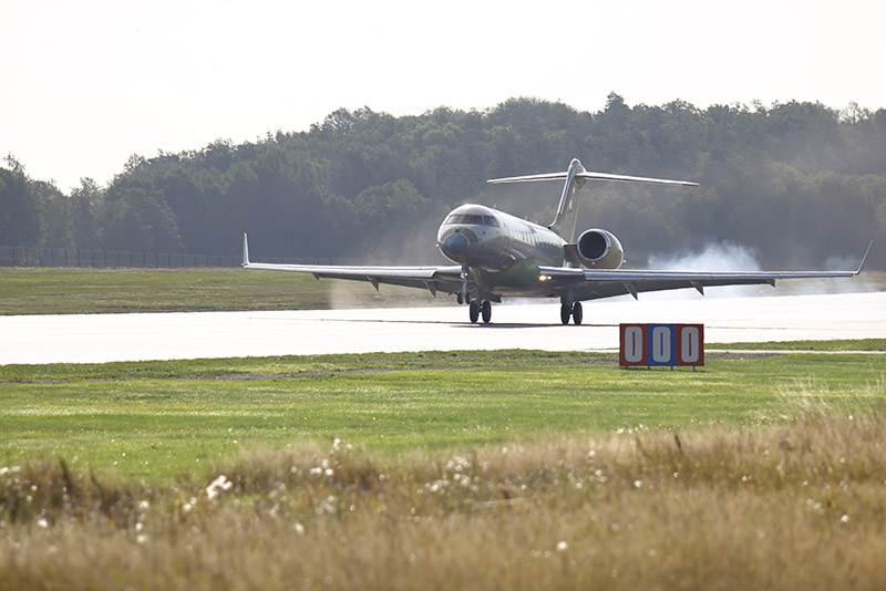 El avión de Bombardier Global llega a Suecia ©SAAB AB