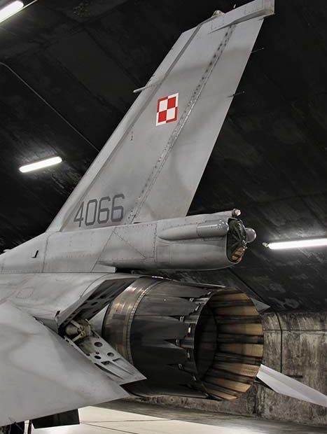 Cuatro aviones de combate F-16 asignados a la 32 Tactical Air Force Base, ubicada en Łask, Polonia, operarán desde la Base Aérea de Keflavik, Islandia durante tres semanas en septiembre de 2021. Foto cortesía de la Fuerza Aérea Polaca.