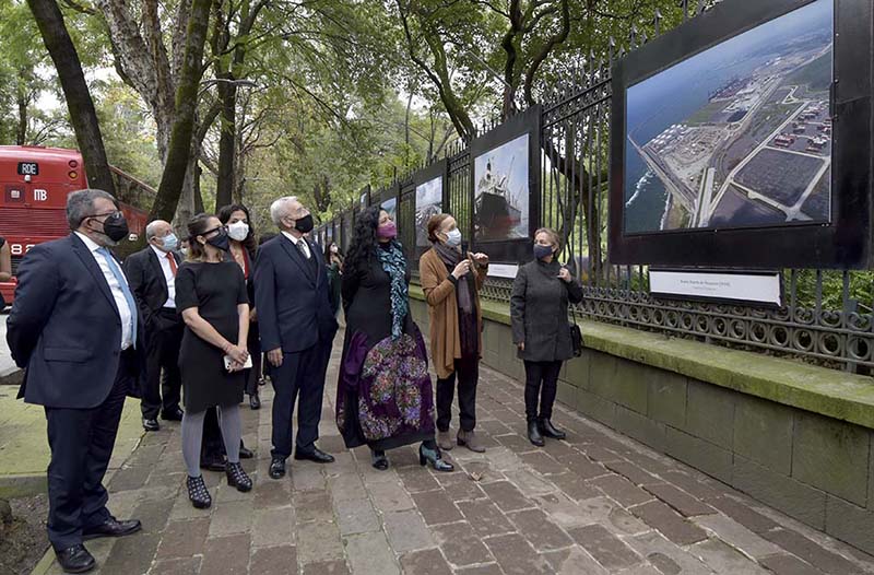 Inauguran SCT y Cultura exposición en Chapultepec ©SCT