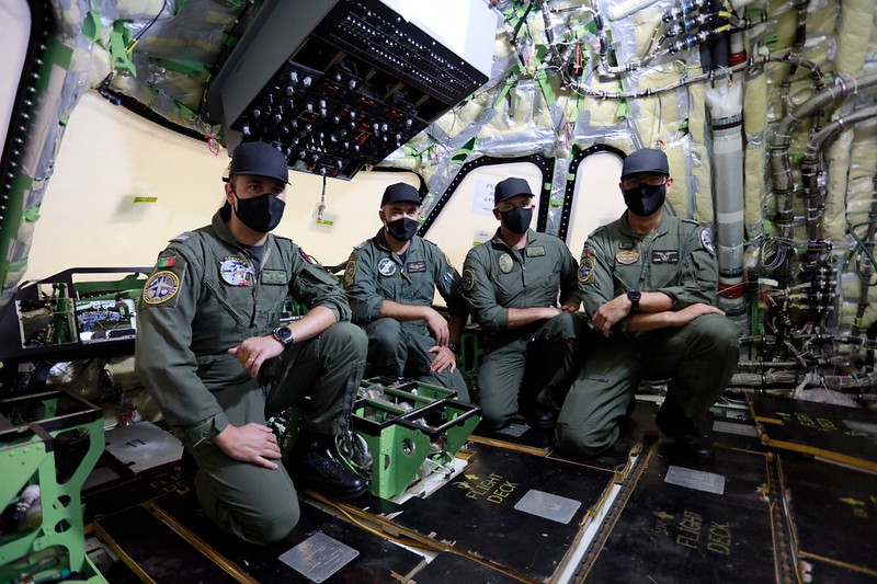 Primera tripulación de la Fuerza Aérea de Portugal recibe entrenamiento en el KC-390 Millenium ©FAP