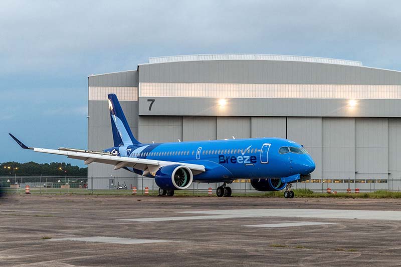 Breeze Airways presenta el primero de los 80 aviones Airbus A220 en pedido, propulsados ​​exclusivamente por motores GTF de Pratt & Whitney. ©Pratt & Whitney