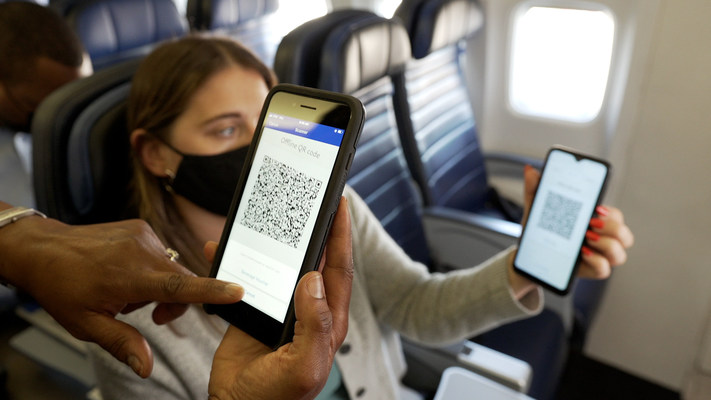 United se convierte en la primera aerolínea en introducir códigos QR de PayPal como opción de pago a bordo ©United Airlines