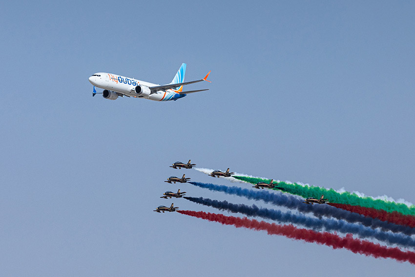 flydubai participa en un vuelo en formación especial en el Dubai Airshow ©flydubai