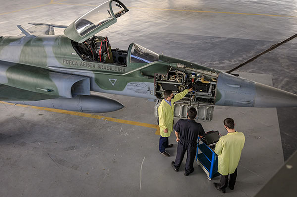 Elbit Systems E-LynX Airborne Software Defined Radio completa las pruebas de vuelo de conectividad a bordo del avión F-5M de la Fuerza Aérea Brasileña. Crédito de la foto: Bianca Viol