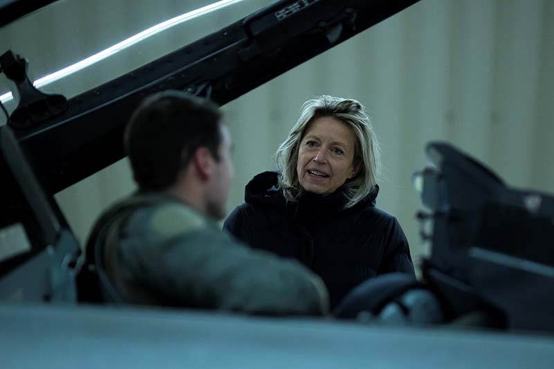 La ministra Ollongren de los Países Bajos recibe a los pilotos de F-16 el 25 de febrero ©Ministerio de Defensa de los Países Bajos