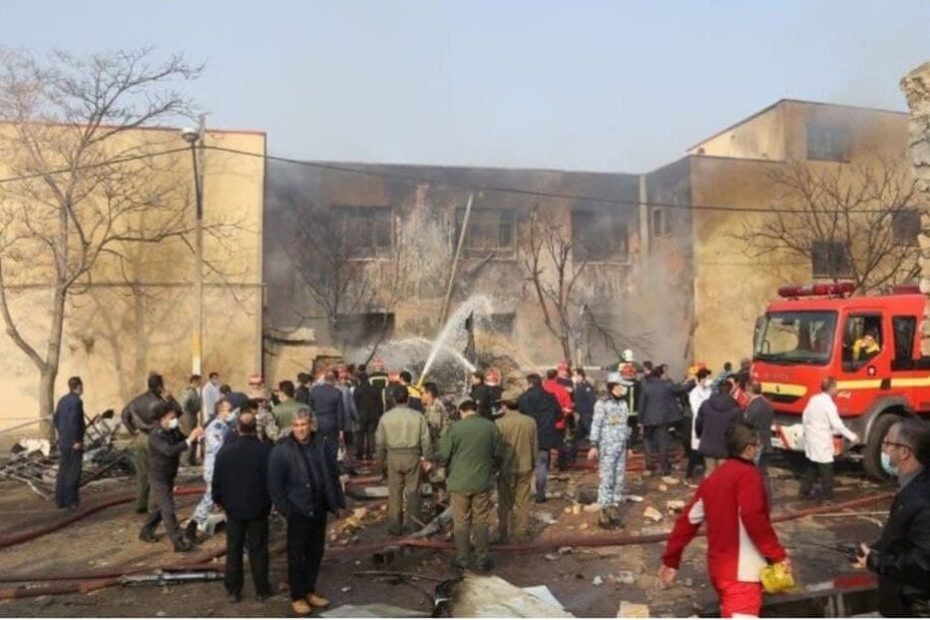 Dos pilotos y un civil perdieron la vida el lunes al estrellarse un avión de combate F-5 en las proximidades de una escuela en la ciudad de Tabriz, en el noroeste del país. ©IRNA