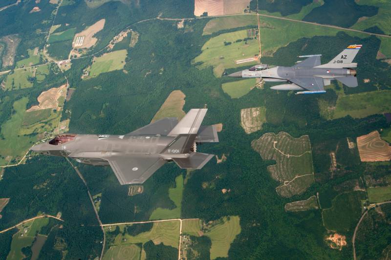 Foto de archivo de Cazas F-35 y F-16 de los Países Bajos ©Ministerio de Defensa de los Países Bajos
