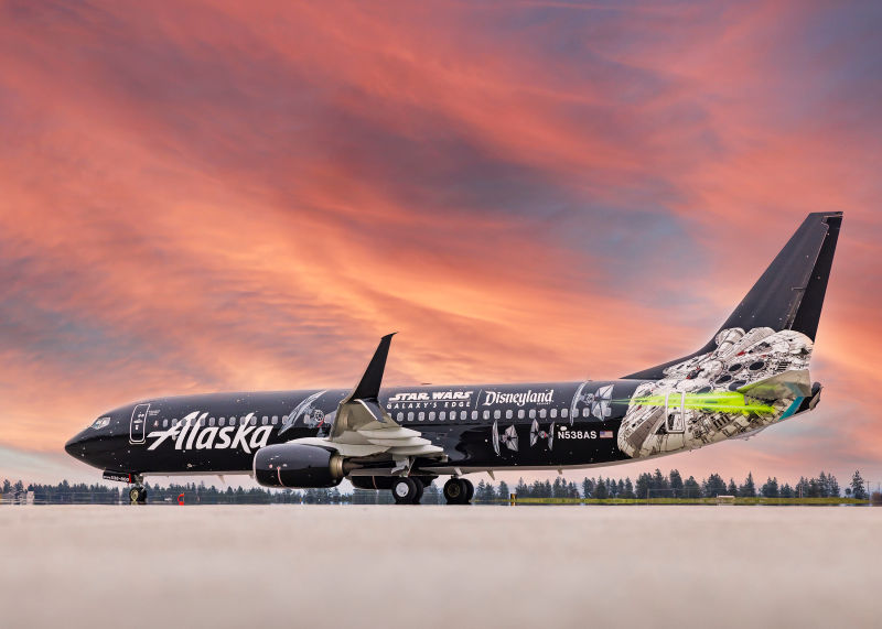 Alaska Airlines presenta un nuevo avión, único en su género, con temática de Star Wars ©Fotos de Ingrid Barrentine (Alaska Airlines).