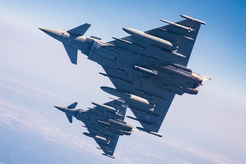 Los aviones de la Royal Air Force han realizado ejercicios marítimos aéreos sobre el Mar Rojo y el Mar Báltico simultáneamente con la Marina de los Estados Unidos. ©RAF