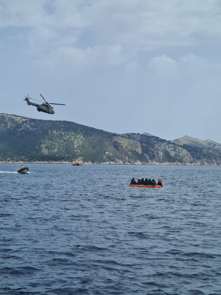 Prácticas de supervivencia en el mar en el Aeródromo Militar de Pollensa ©Ejército del Aire