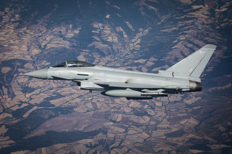 Aviones Typhoon de la RAF del 3 (Escuadrón de Caza) realizaron recientemente series de entrenamiento aire-aire junto a la Fuerza Aérea Turca como parte de una oportunidad de entrenamiento bilateral de la OTAN. ©RAF