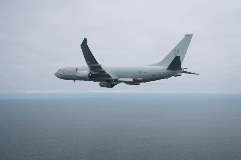 El nuevo avión de patrulla marítima Poseidón de la RAF, con base en la RAF de Lossiemouth, se puso en marcha el 18 de agosto por primera vez en tareas de búsqueda y rescate al ayudar a rescatar a dos remeros transatlánticos. ©RAF