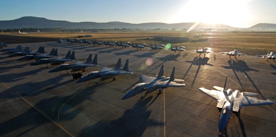 Desde 1998, el 173º Ala de Caza del campo de Kingsley, en Klamath Falls (Oregón), ha volado con los F-15 Eagle de los modelos A/B y C/D, que ahora se acercan a su eventual retirada. El ala ha retirado 11 aviones este año y espera que la mayoría de la flota se retire en los próximos dos años. (Foto de la Guardia Nacional Aérea de EE.UU. por cortesía de la 173ª FW Public Affairs)