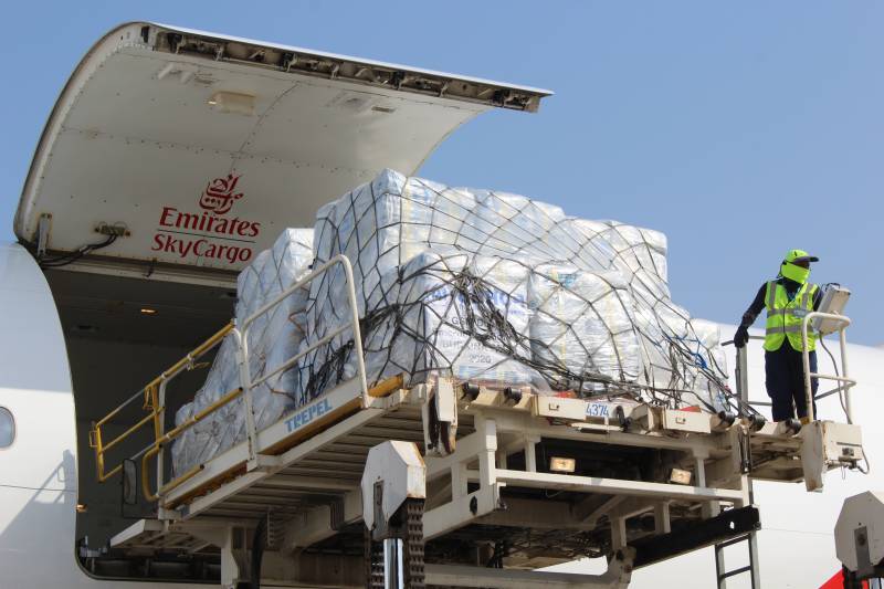 Se asocia con Ciudad Humanitaria Internacional para transportar por vía aérea productos de primera necesidad a Pakistán en 53 vuelos semanales desde Dubai ©Emirates