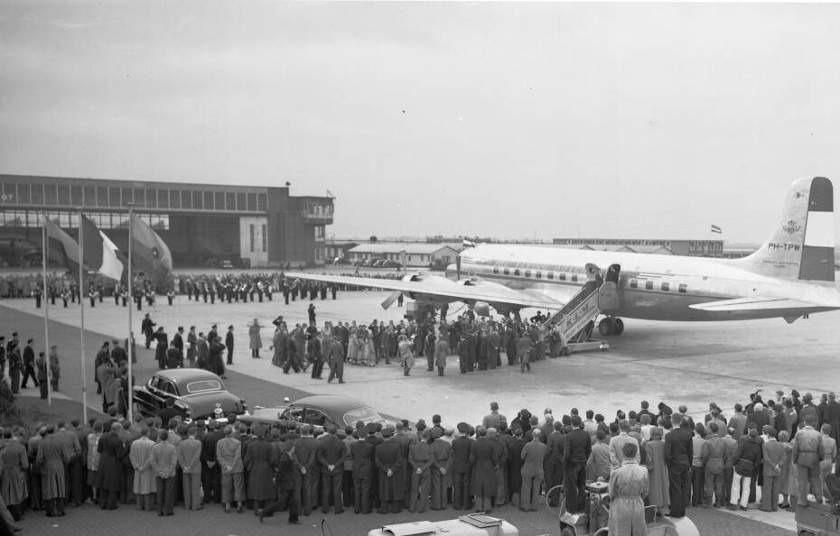 Vuelo inaugural desde Ámsterdam a México el 27 de octubre de 1952, fue operado en un tetramotor Douglas DC-6, nombrado “Princess Wilhelmina” ©KLM