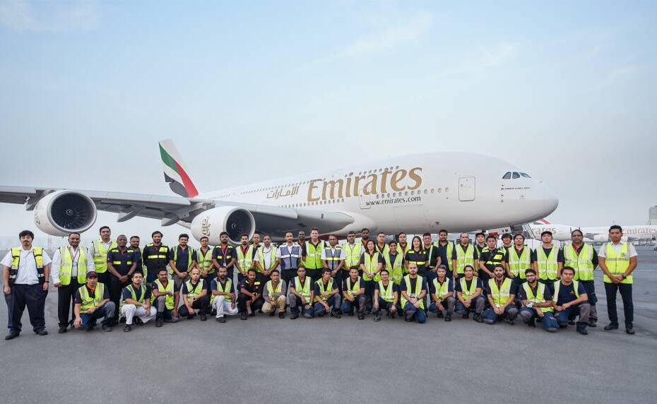 Un equipo de ingenieros de Emirates llevará a cabo una renovación completa de las cabinas de 120 aviones hasta marzo de 2025 ©Emirates