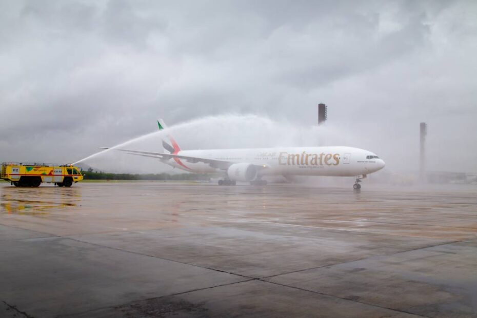 Recibimiento con cañones de agua en Brasil ©Emirates