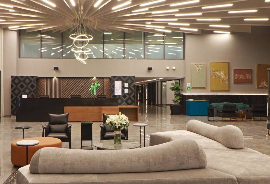 on 220 habitaciones, la más reciente apertura de IHG Hotels & Resorts en México ,ya está al servicio de viajeros en tránsito hacia y desde el nuevo Aeropuerto Internacional Felipe Ángeles ©IHG Hotels & Resorts