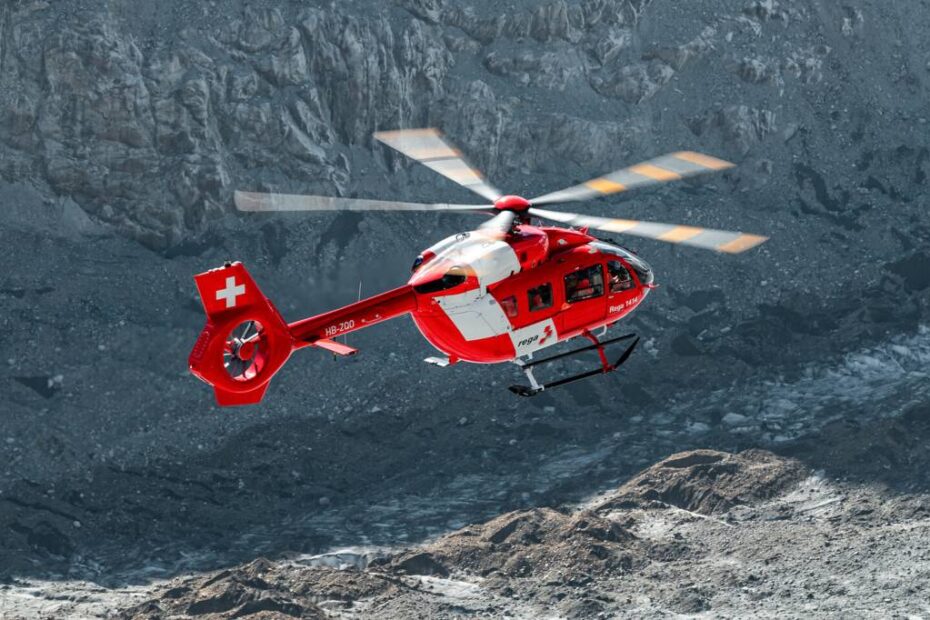 El Servicio Suizo de Rescate Aéreo Rega encarga 12 helicópteros H145 adicionales de cinco palas para sus bases de montaña ©Airbus