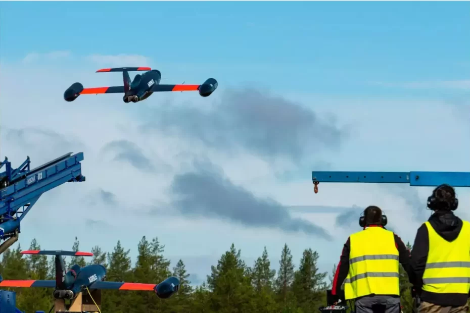 Una demostración de vuelo a gran escala dirigida por Airbus reúne cazas, un helicóptero y drones ©Airbus