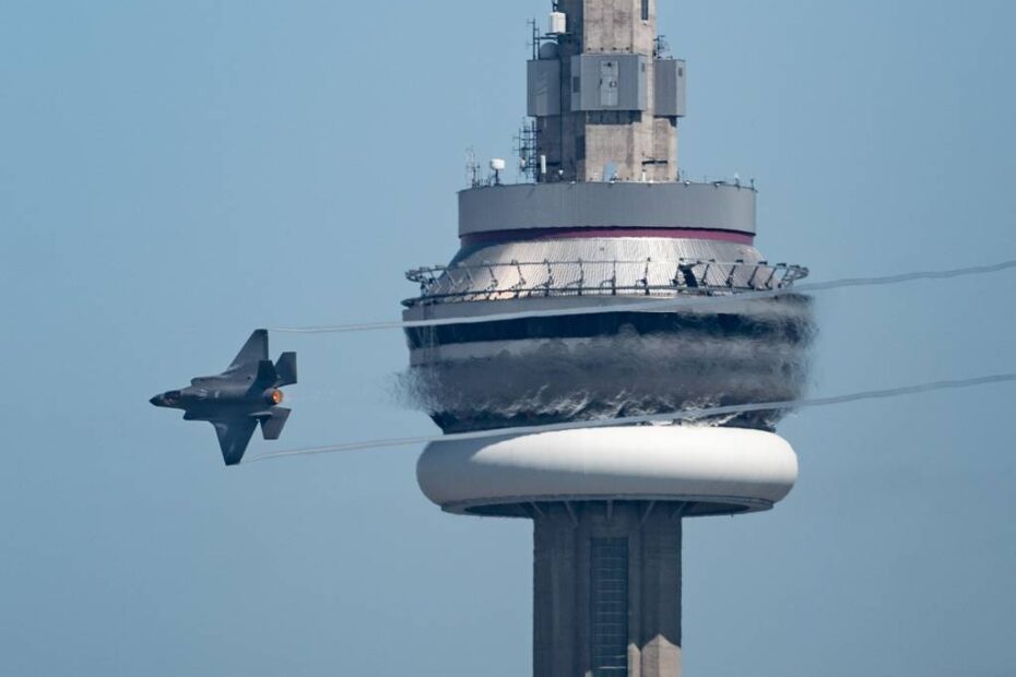 F-35 Demo Team en Toronto. Foto de la Fuerza Aérea de EE.UU. por el sargento Thomas Barley