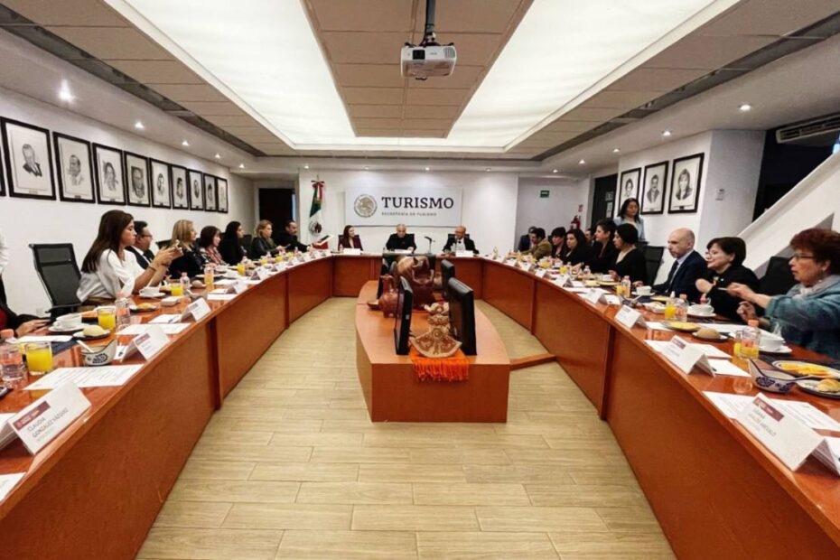 Reunión con Asociación Femenil de Ejecutivas de Empresas Turísticas ©SECTUR