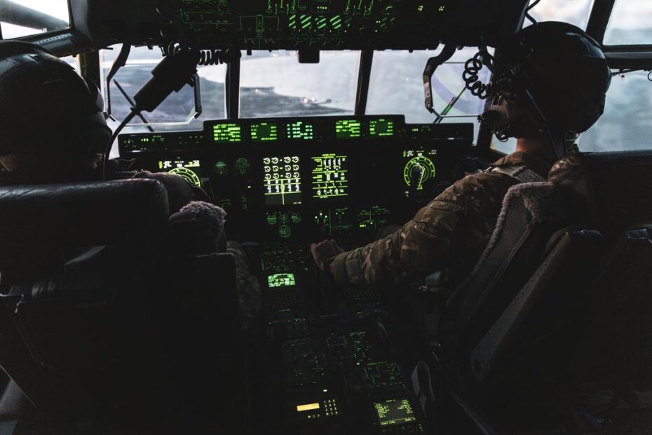 Un Hércules de la RAF ha marcado la finalización de las operaciones del avión de transporte de la RAF Akrotiri con un sobrevuelo de la estación de Chipre. ©RAF