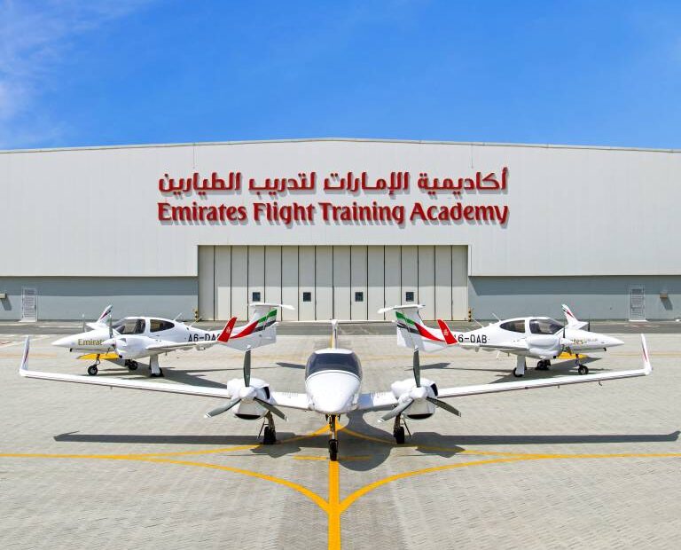 Los tres nuevos aviones Diamond DA42-VI de la Emirates Flight Training Academy han surcado los cielos y se han incorporado directamente al programa de formación de cadetes. ©Emirates