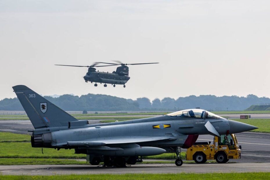 Los Typhoons de la Real Fuerza Aérea han estado perfeccionando la resistencia de la defensa aérea del Reino Unido desplazándose por todo el país sin previo aviso. ©RAF