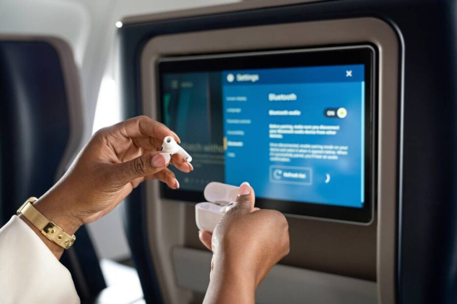 Los aviones de United ofrecen más conectividad Bluetooth que ninguna otra aerolínea: actualmente disponible en más de 100 aviones y en más de 800 para 2032 ©United