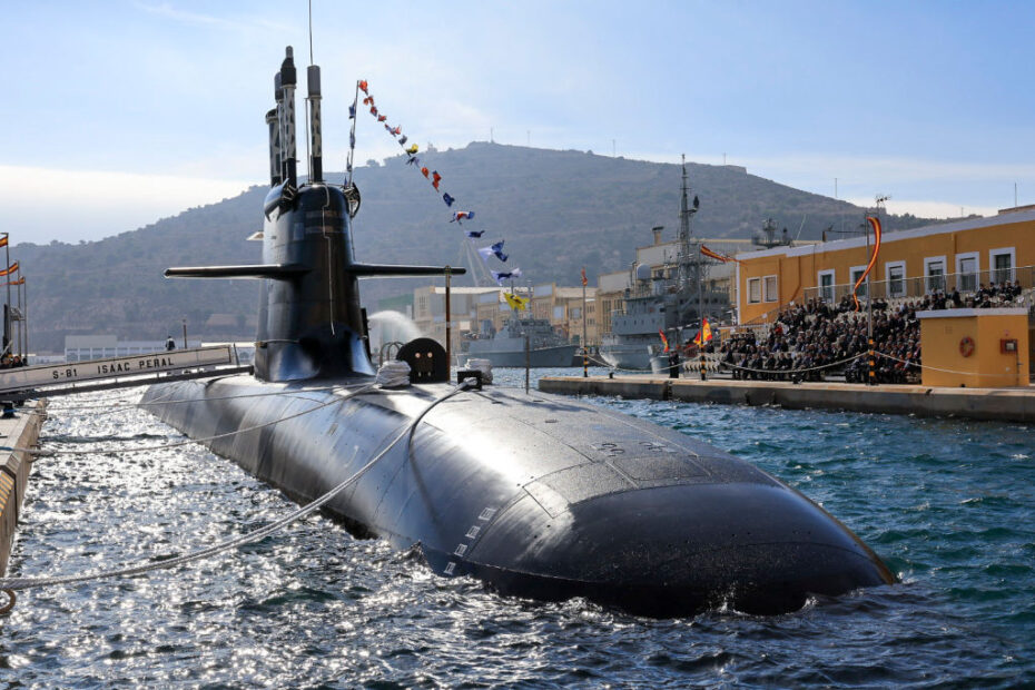 La ministra asiste al acto de entrega del Submarino S-81 “Isaac Peral” en el Arsenal de Cartagena. Foto: Iñaki Gómez/MDE