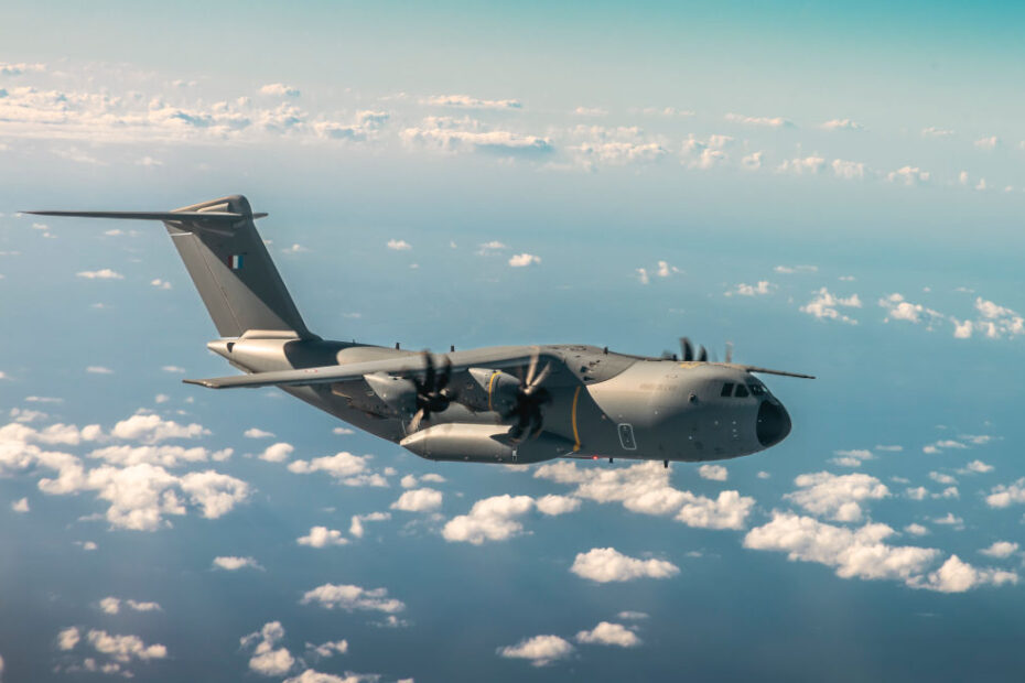 Un avión Voyager de la Royal Air Force con base en Brize Norton, que actualmente opera desde Chipre, ha realizado ejercicios de reabastecimiento en vuelo con un avión de transporte Atlas A400M de las Fuerza Aérea y Espacial francesa. ©RAF