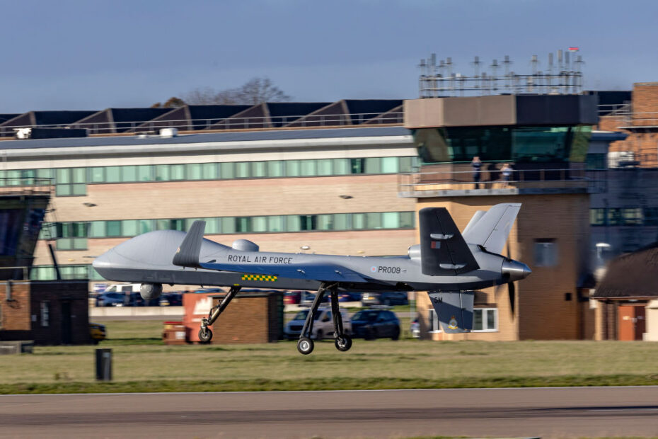 El avión más nuevo de la Royal Air Force ha realizado su primer vuelo en el Reino Unido. ©RAF