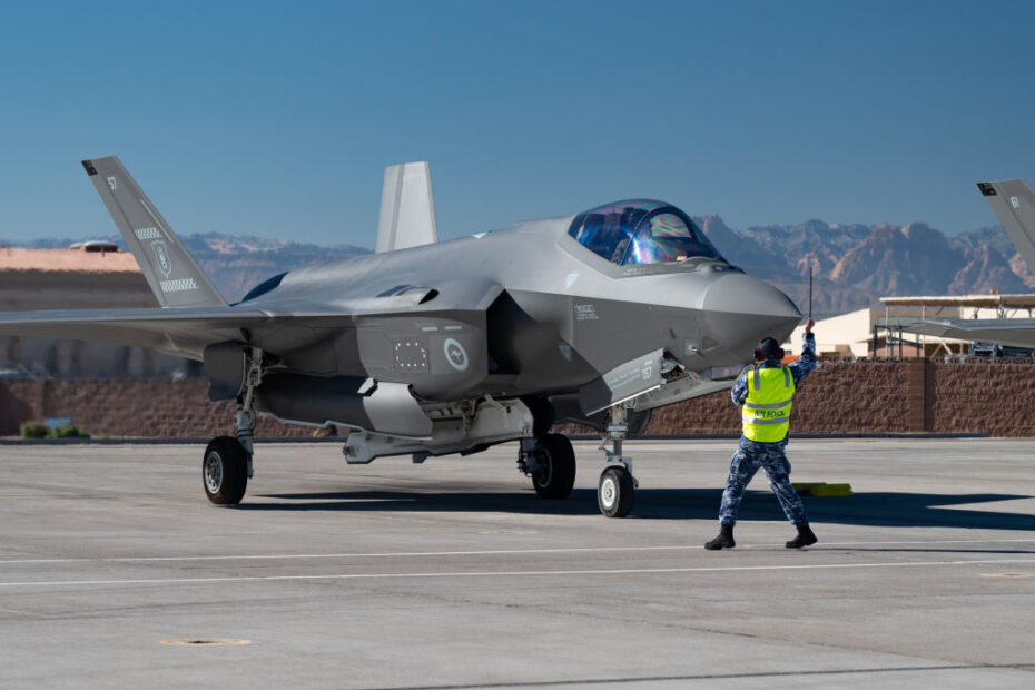 Un avión F-35A Lightning II de la Real Fuerza Aérea Australiana se prepara para una misión durante el ejercicio Red Flag Nellis 24-1 en Nevada, Estados Unidos. ©Defensa Australia