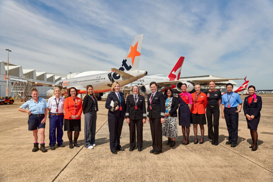 El equipo de Qantas y Jetstar opera los vuelos exclusivamente femeninos en el Día Internacional de la Mujer. Crédito Mark Sherborne para Qantas