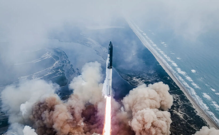 SpaceX lanzó la tercera prueba de vuelo integrada de su propulsor Super Heavy y la etapa superior Starship desde la plataforma de lanzamiento orbital Starbase de la compañía a las 8:25 a.m. CT del 14 de marzo. Esta prueba de vuelo es un hito importante para proporcionar a la NASA una Starship HLS para sus misiones Artemis. ©SpaceX
