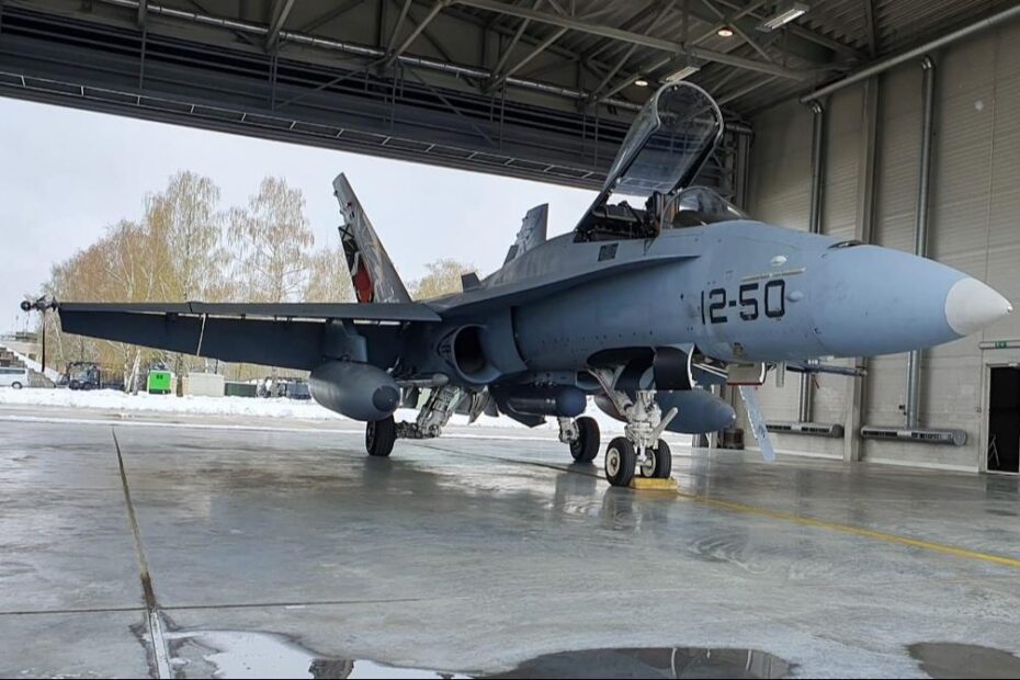 Los F/A-18 de la Fuerza Aérea Española desplegados en la Base Aérea de Šiauliai para la Vigilancia Aérea de la OTAN también participaron en el ejercicio lituano Vigilant Falcon. Foto de archivo de Arnaud Chamberlin.