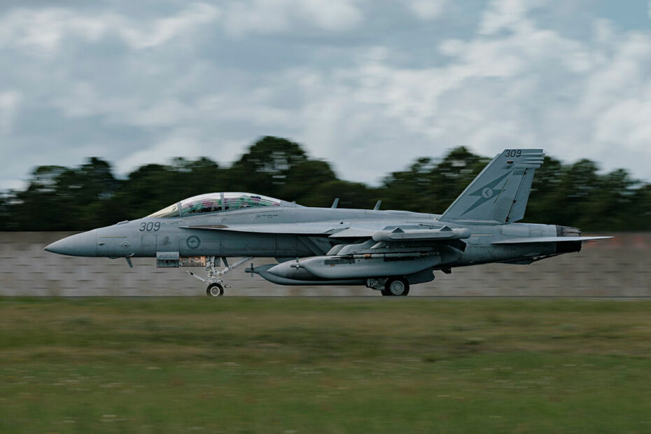 Un avión EA-18G Growler despega de la base Williamtown de la RAAF durante el ejercicio Diamond Shield 24.©Defensa de Australia