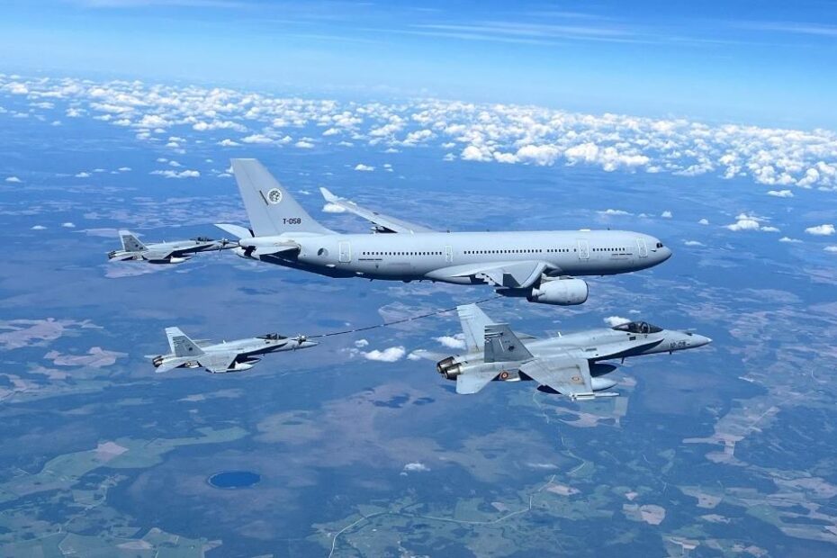 Aviones Airbus 330 Multirole Tanker Transport de la Real Fuerza Aérea de los Países Bajos proporcionaron apoyo para el reabastecimiento de combustible. Foto cortesía de la Fuerza Aérea y Espacial Española