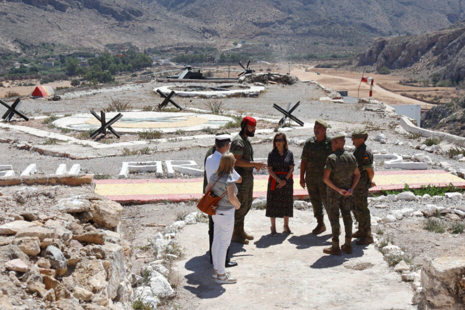 Robles visita a los peñones de Vélez de la Gomera y Alhucemas. Foto: Marco Romero/MDE