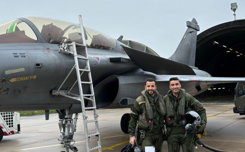 Capitán Sébastien Mabire y Teniente Matthis Laurens ©Ministerio de Defensa de Francia