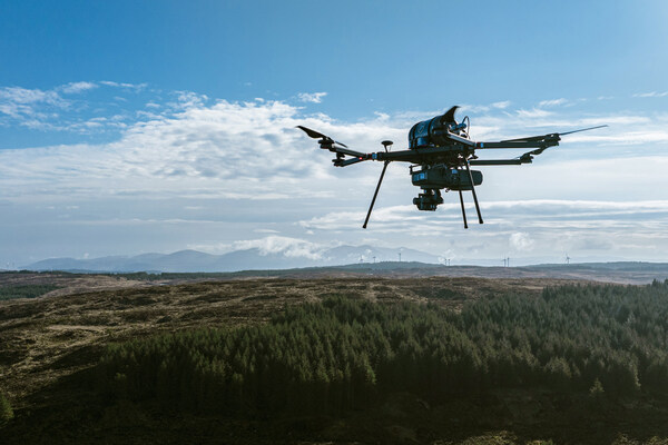 Con tiempos de vuelo de hasta 3 horas, el dron Gryphon alimentado por hidrógeno, de Intelligent Energy, permite a los equipos de campo de Cyberhawk liberar el inmenso potencial de las operaciones BVLOS. Cyberhawk