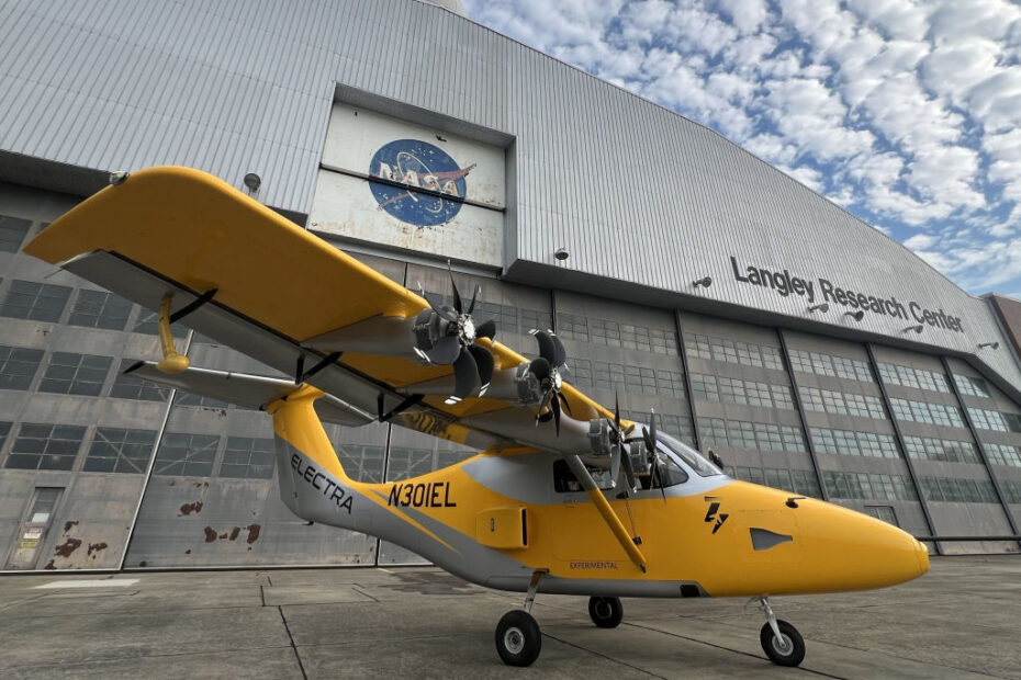 El vuelo del avión de demostración de tecnología EL-2 Goldfinch de Electra mostró el uso del avión eSTOL de propulsión eléctrica distribuida. (Crédito: JP Stewart/Electra)