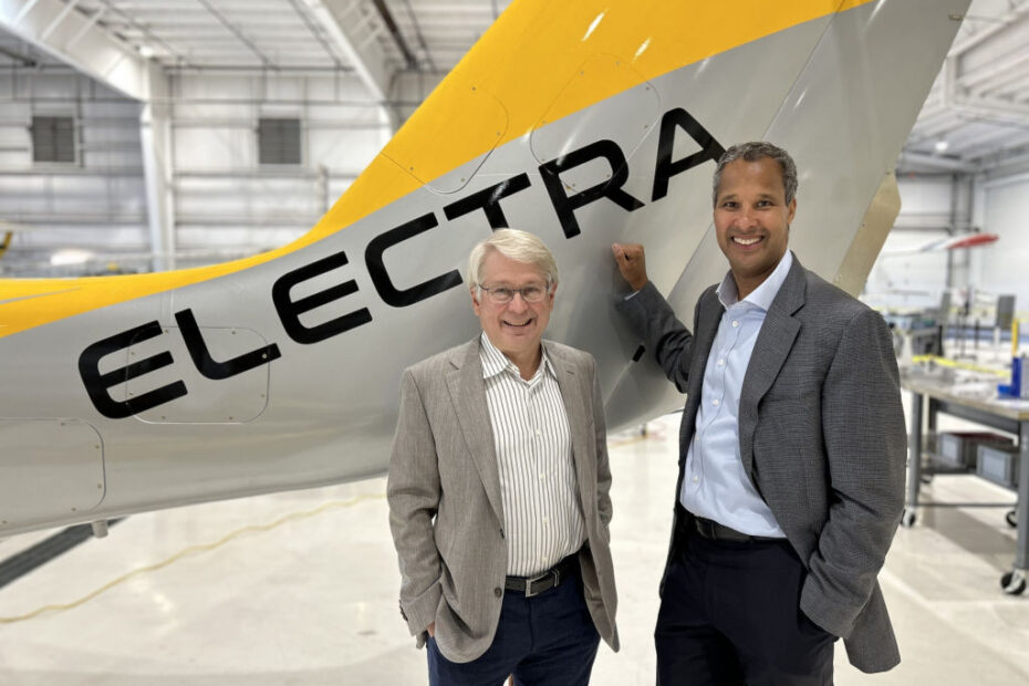 El Fundador y Presidente de Electra, John S. Langford (izquierda), y el Consejero Delegado de Electra, B. Marc Allen (derecha). Crédito: Electra