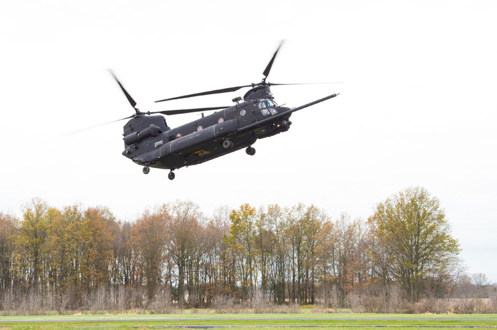 Un MH-47G realiza pruebas de vuelo. (Foto Boeing/Fred Troilo)